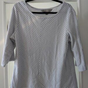 Size 10 Mountain Warehouse t shirt